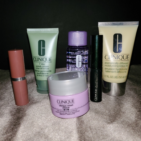 💙8 piece Clinique Beauty Bundle💙 - Picture 3 of 3